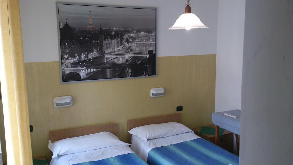 Hotel Paradise Bruzolo エクステリア 写真