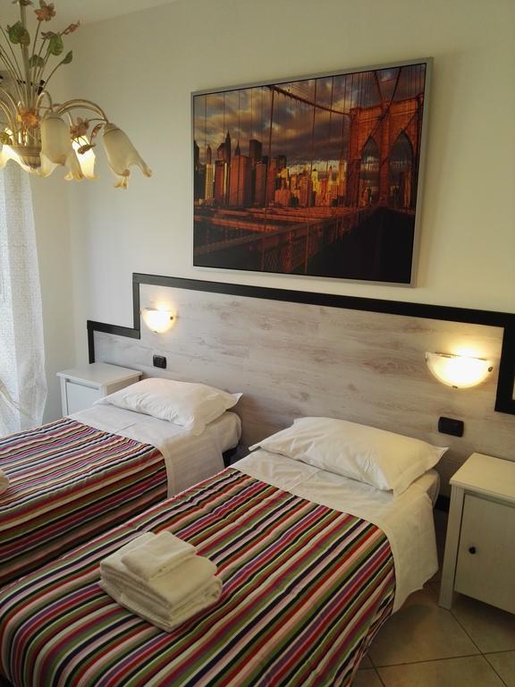 Hotel Paradise Bruzolo エクステリア 写真